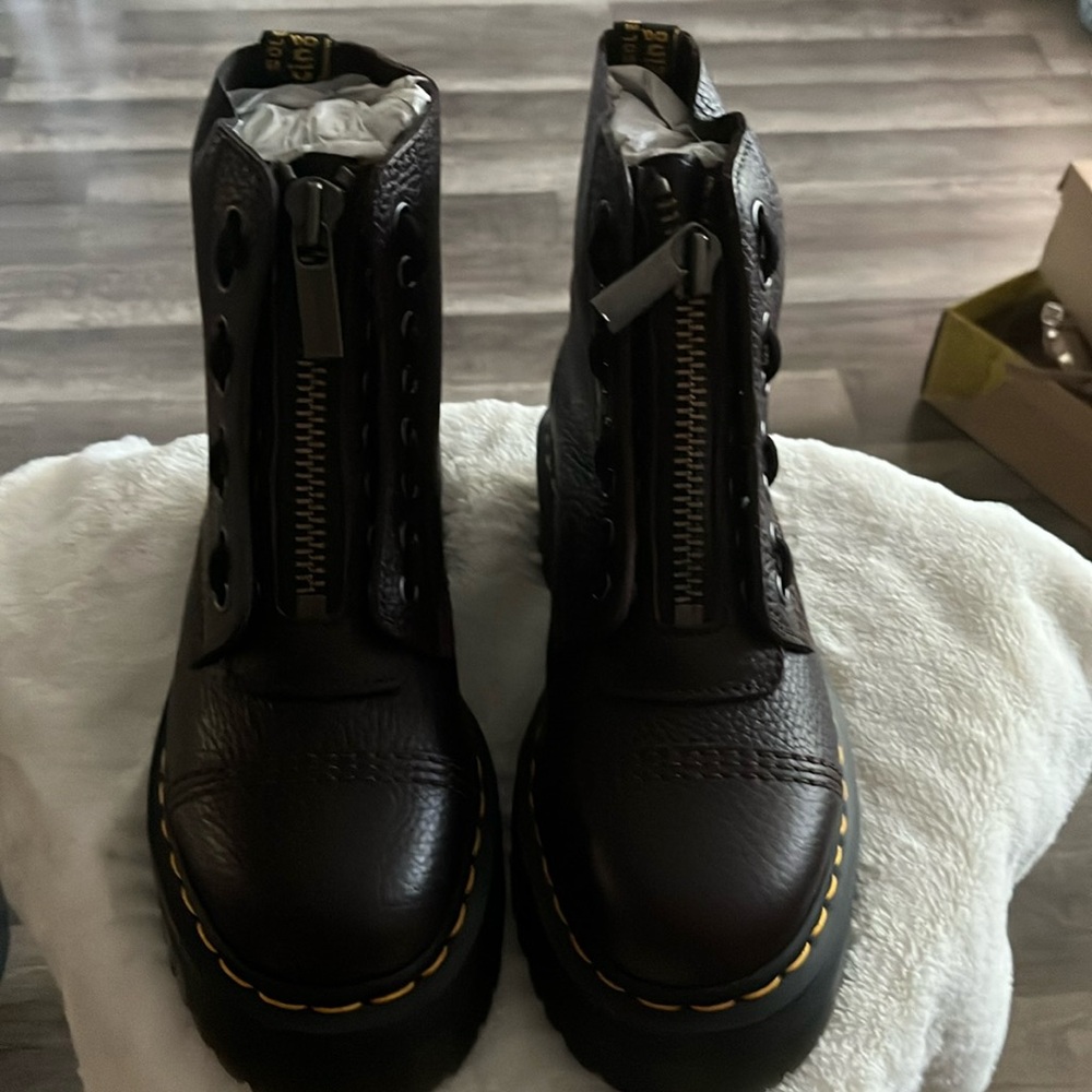 SINCLAIR MILLED NAPPA LEATHER PLATFORM BOOTS. Size 6 brand new never worn.